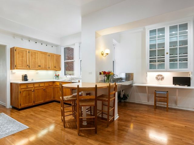 232 E Walton Place 3E, Chicago, IL 60611