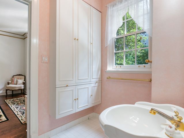 232 E Walton Place 3E, Chicago, IL 60611