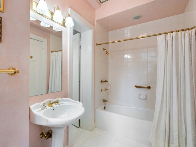 232 E Walton Place 3E, Chicago, IL 60611