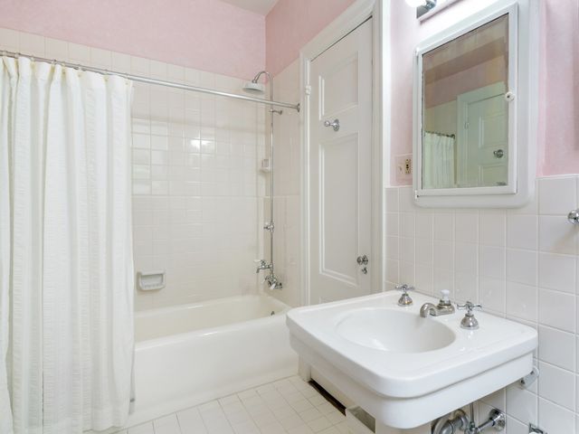 232 E Walton Place 3E, Chicago, IL 60611