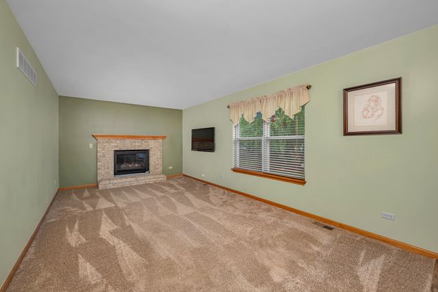 1915 Somerset Court, Romeoville, IL 60446