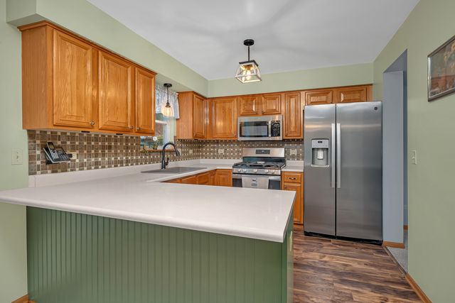 1915 Somerset Court, Romeoville, IL 60446