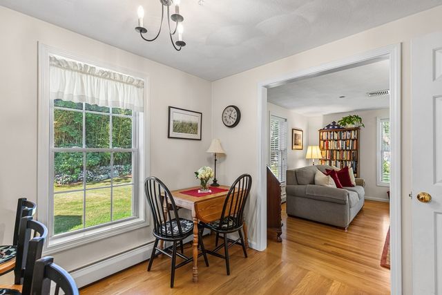 15 Andrew Ct, Swansea, MA 02777