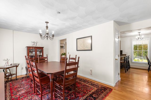 15 Andrew Ct, Swansea, MA 02777