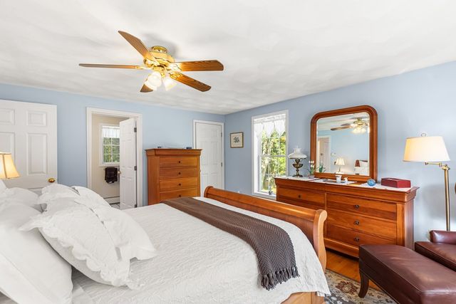 15 Andrew Ct, Swansea, MA 02777