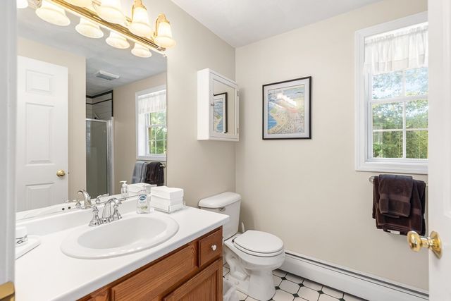 15 Andrew Ct, Swansea, MA 02777
