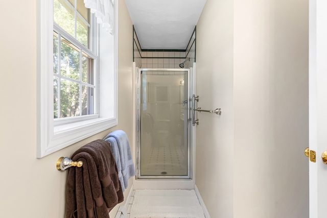 15 Andrew Ct, Swansea, MA 02777