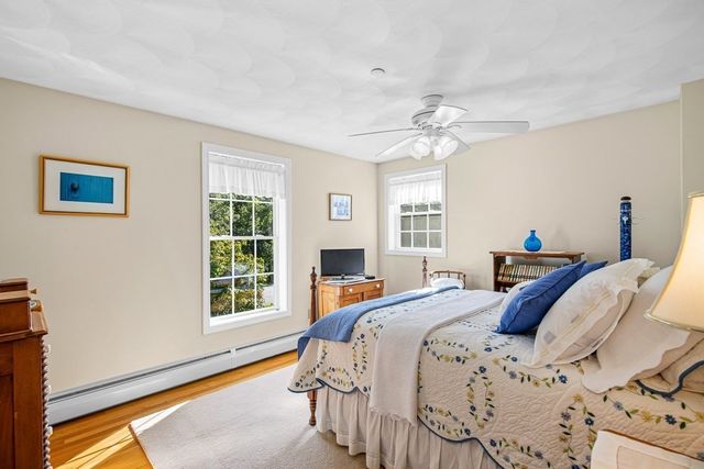 15 Andrew Ct, Swansea, MA 02777