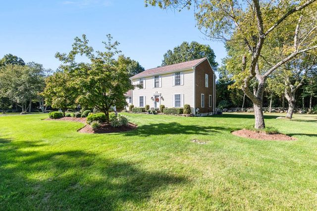 15 Andrew Ct, Swansea, MA 02777