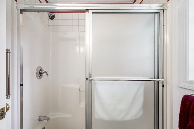 15 Andrew Ct, Swansea, MA 02777