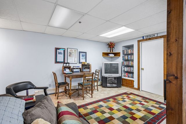 15 Andrew Ct, Swansea, MA 02777