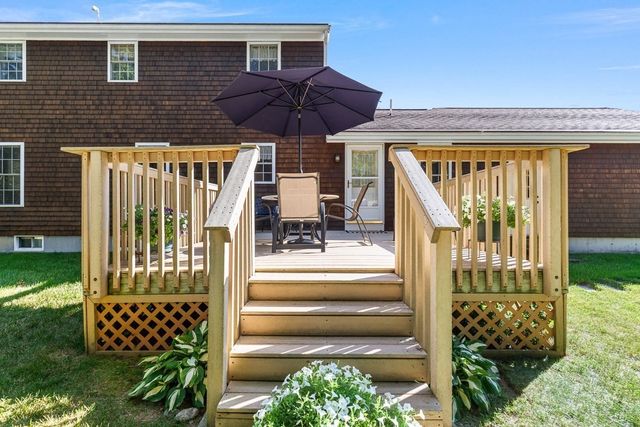 15 Andrew Ct, Swansea, MA 02777