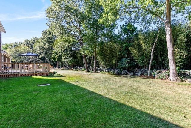 15 Andrew Ct, Swansea, MA 02777