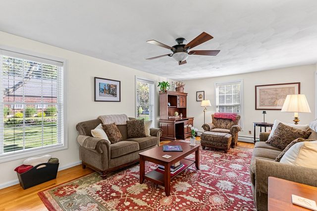 15 Andrew Ct, Swansea, MA 02777