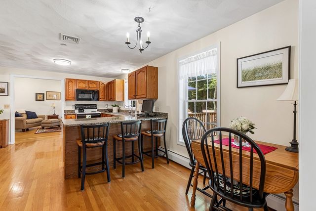 15 Andrew Ct, Swansea, MA 02777