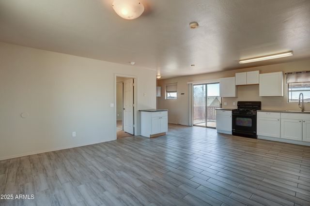 17661 E BLUEJAY Drive, Mayer, AZ 86333