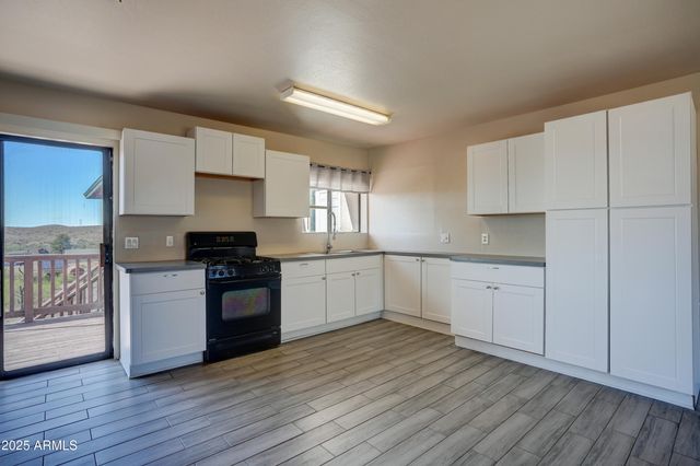 17661 E BLUEJAY Drive, Mayer, AZ 86333