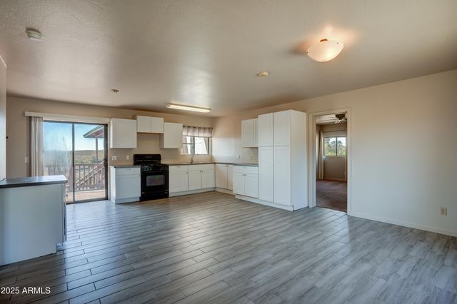 17661 E BLUEJAY Drive, Mayer, AZ 86333