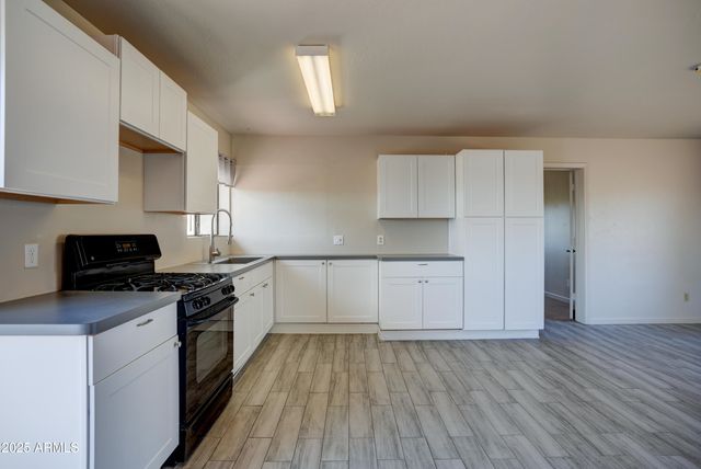 17661 E BLUEJAY Drive, Mayer, AZ 86333