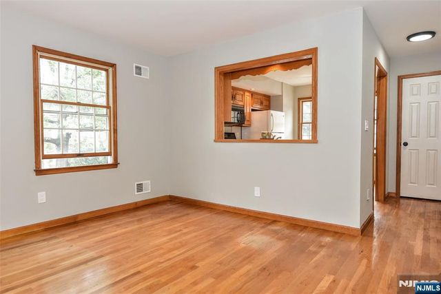 196 W Madison Avenue 7B, Dumont, NJ 07628