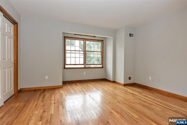 196 W Madison Avenue 7B, Dumont, NJ 07628