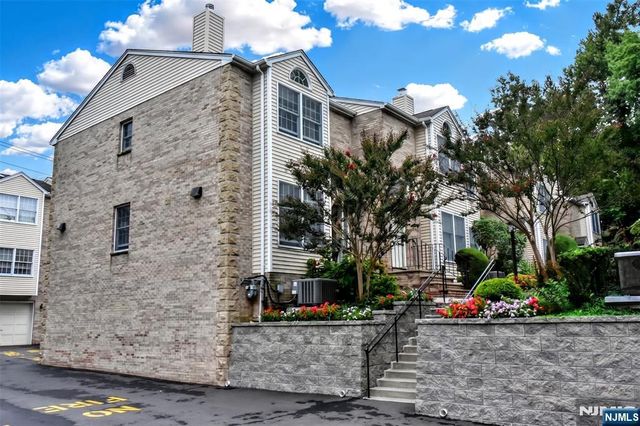 196 W Madison Avenue 7B, Dumont, NJ 07628