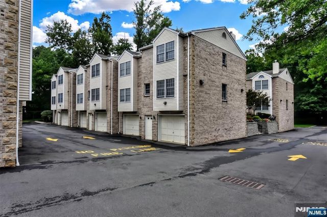 196 W Madison Avenue 7B, Dumont, NJ 07628