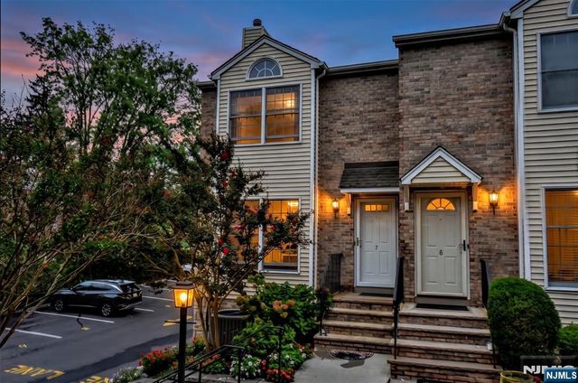 196 W Madison Avenue 7B, Dumont, NJ 07628