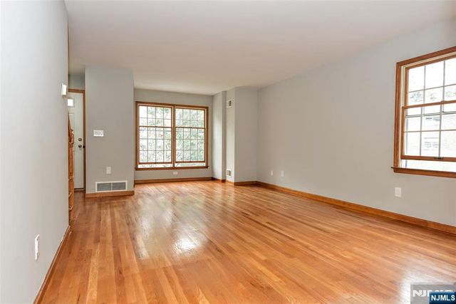 196 W Madison Avenue 7B, Dumont, NJ 07628