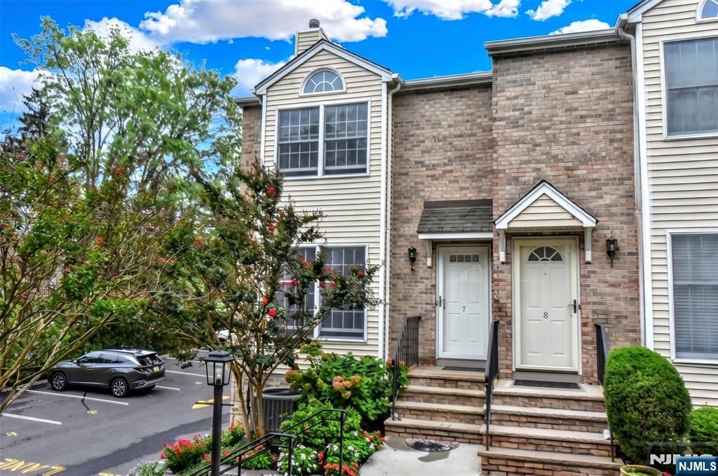 196 W Madison Avenue 7B, Dumont, NJ 07628