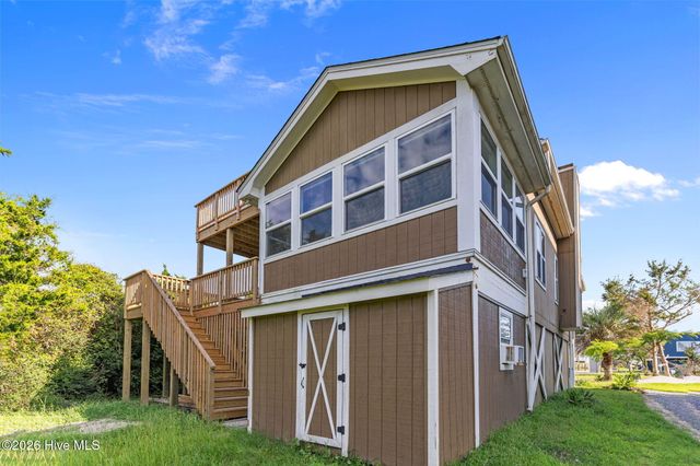 312 E Dolphin Drive, Oak Island, NC 28465