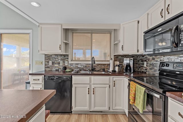 312 E Dolphin Drive, Oak Island, NC 28465