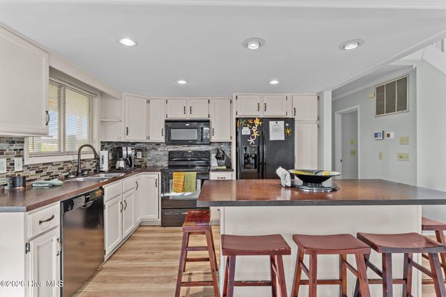 312 E Dolphin Drive, Oak Island, NC 28465