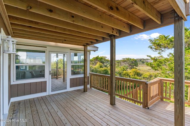 312 E Dolphin Drive, Oak Island, NC 28465