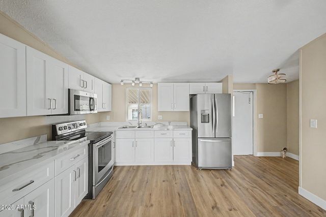 2000 S APACHE Road 220, Buckeye, AZ 85326
