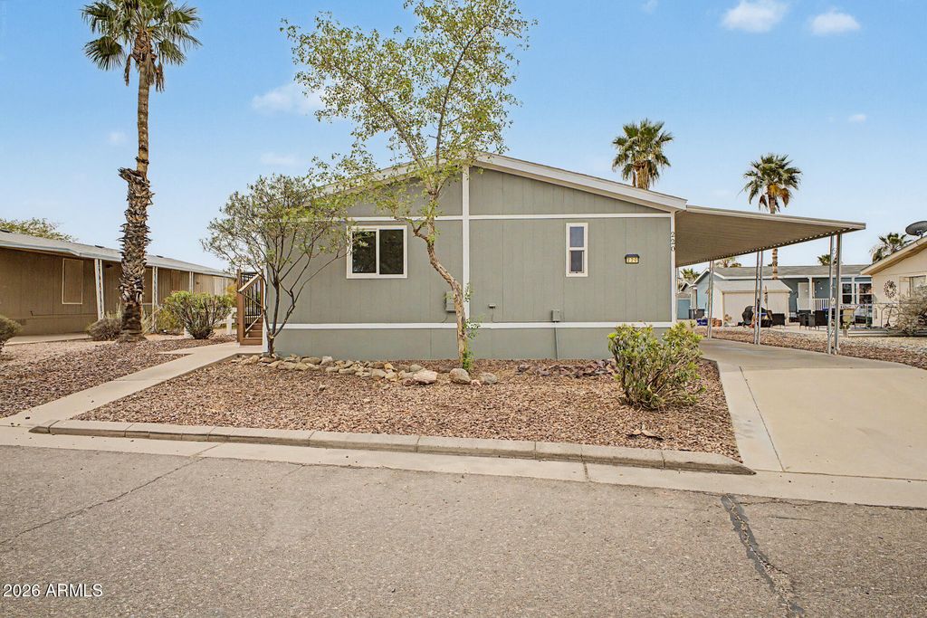 2000 S APACHE Road 220, Buckeye, AZ 85326