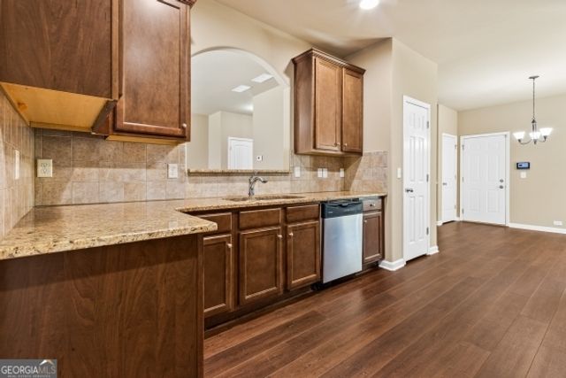 3920 LAKE MANOR Way, Atlanta, GA 30349