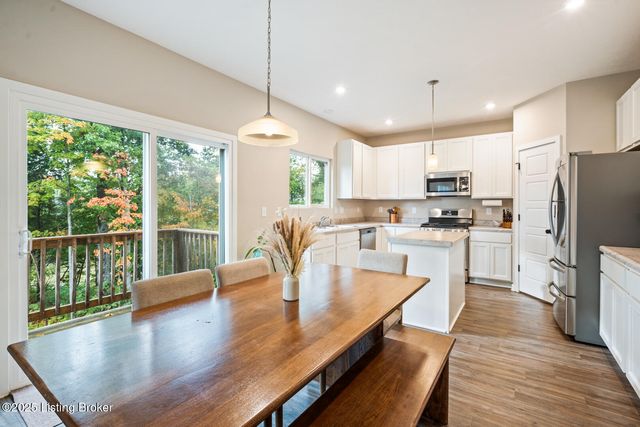 18070 Bridle Run Dr, Louisville, KY 40245