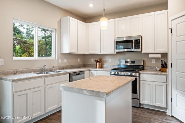 18070 Bridle Run Dr, Louisville, KY 40245