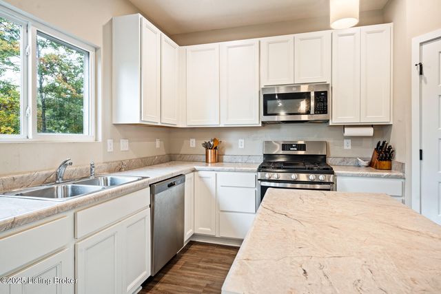 18070 Bridle Run Dr, Louisville, KY 40245