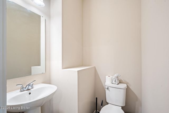 18070 Bridle Run Dr, Louisville, KY 40245