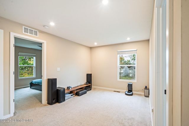 18070 Bridle Run Dr, Louisville, KY 40245