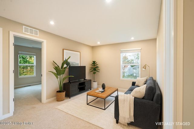 18070 Bridle Run Dr, Louisville, KY 40245