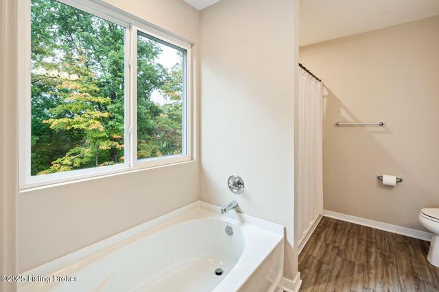 18070 Bridle Run Dr, Louisville, KY 40245