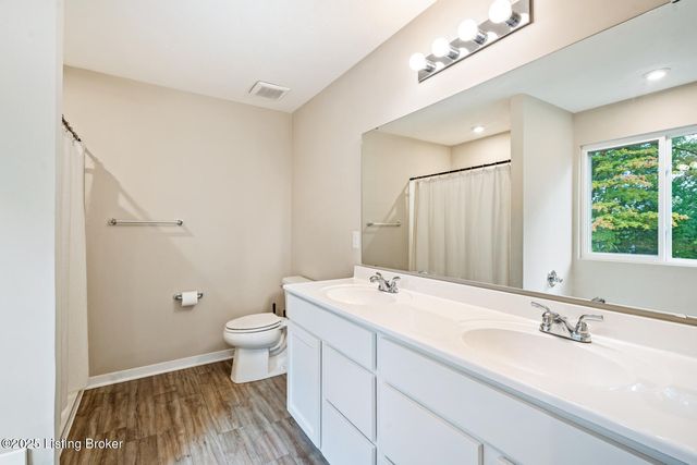 18070 Bridle Run Dr, Louisville, KY 40245