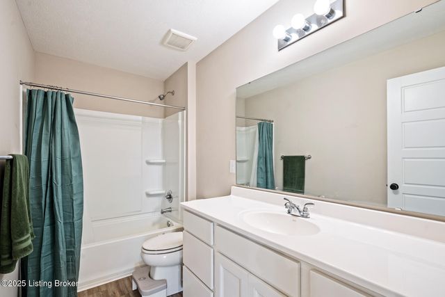 18070 Bridle Run Dr, Louisville, KY 40245