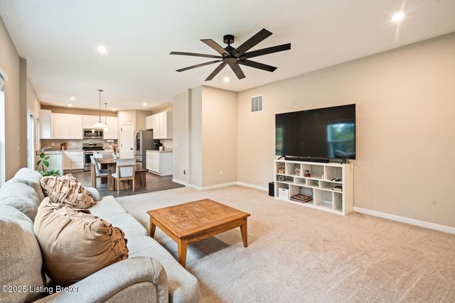 18070 Bridle Run Dr, Louisville, KY 40245