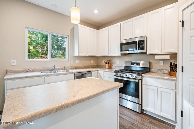 18070 Bridle Run Dr, Louisville, KY 40245