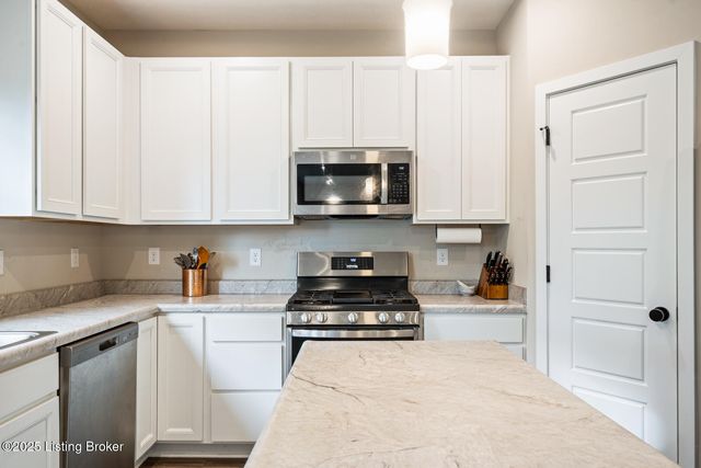 18070 Bridle Run Dr, Louisville, KY 40245