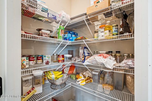 18070 Bridle Run Dr, Louisville, KY 40245